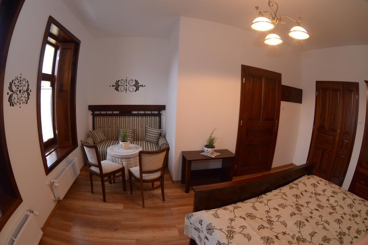 Levendula Porta Es Pajtaszinhaz Hotel Orfu Exterior photo